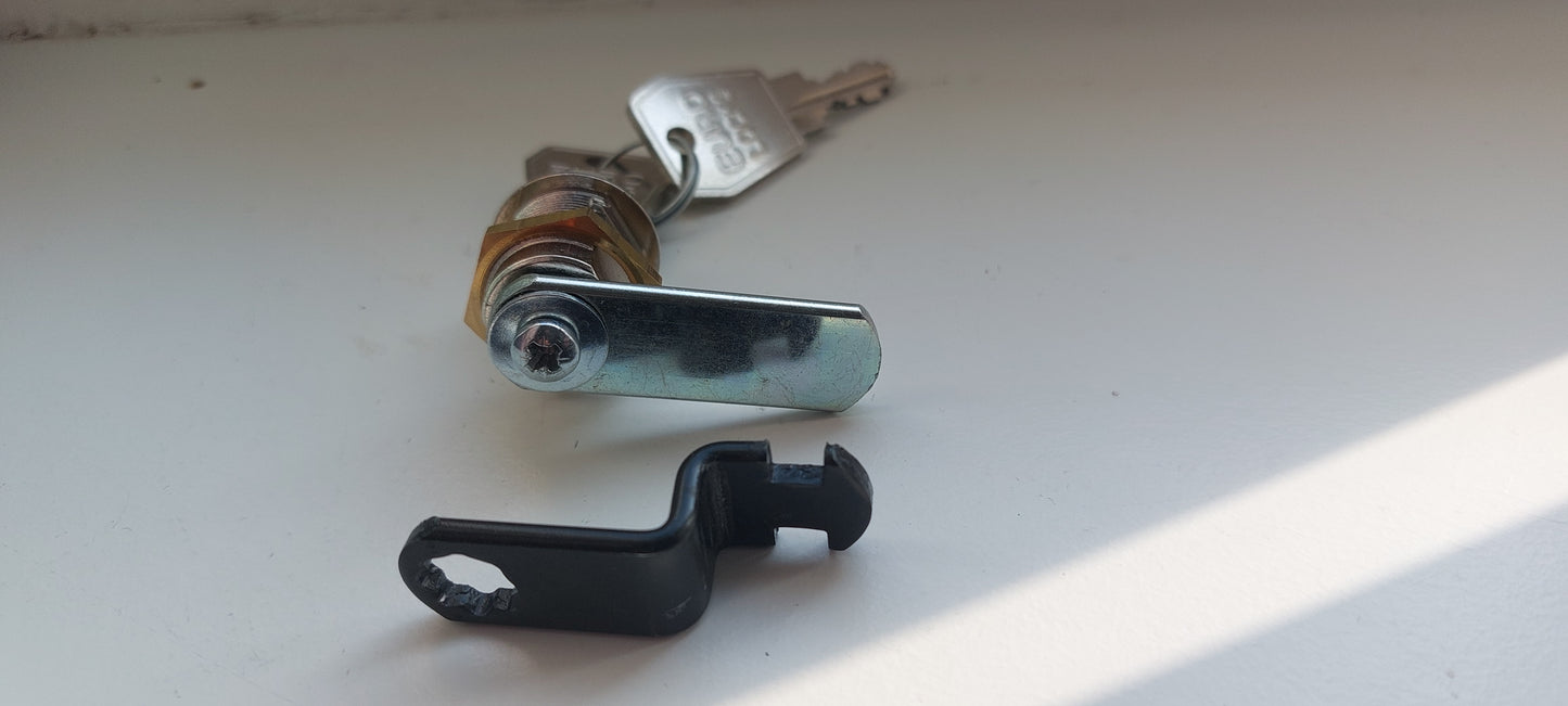 BBK slot, BBK Ede passend type T015, met haak en vlakke sluitplaat, onder master 25A postkast/ brievenbusslot