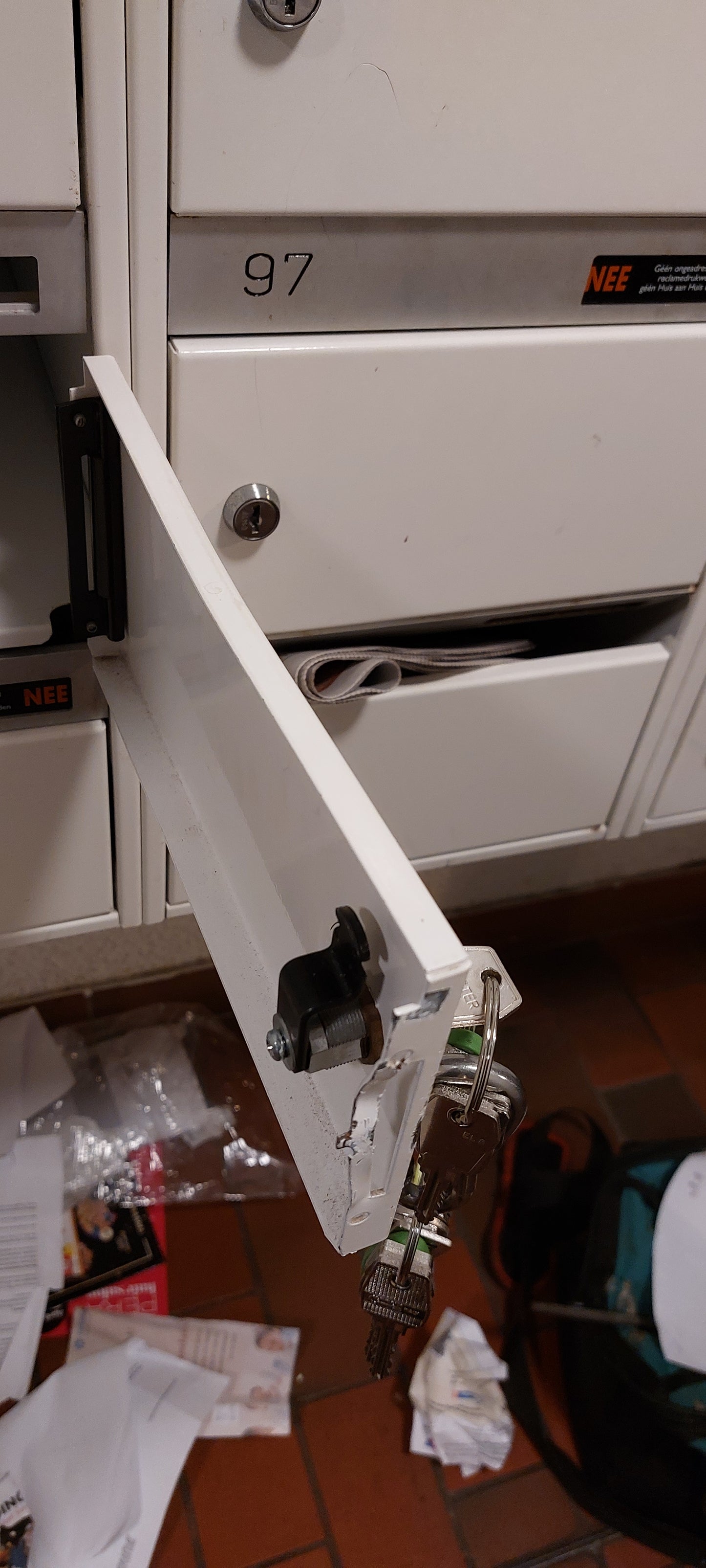 BBK slot, BBK Ede passend type T015, met haak en vlakke sluitplaat, onder master 25A postkast/ brievenbusslot